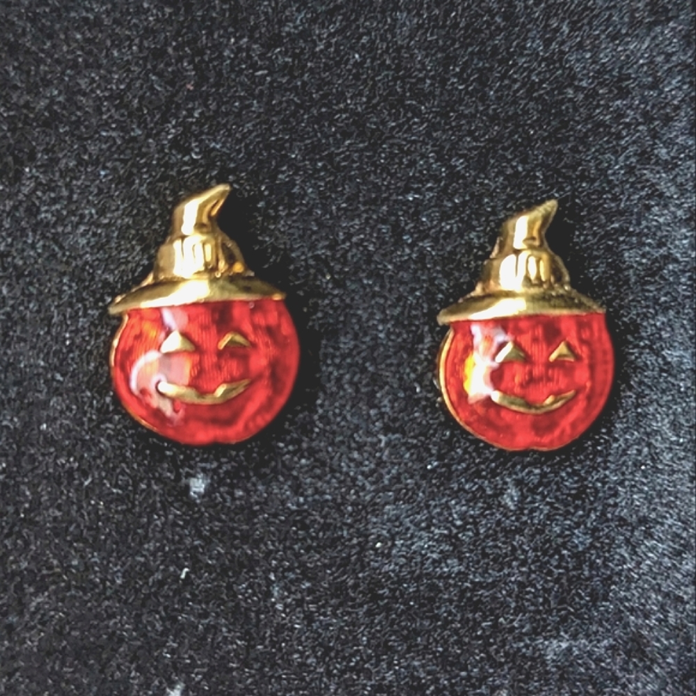 Avon Halloween Jack O Lantern Witch Gold Tone Earrings Pierced Vintage